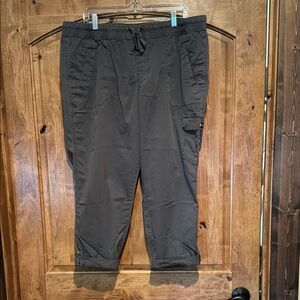 Women’s Gray Cargo Pants - Size 18